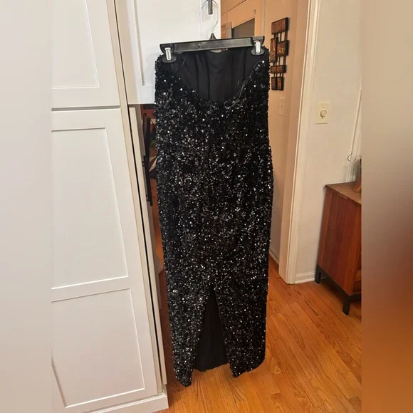 Helsi Leslie sequin strapless midi cocktail dress in black - Picture 6 of 7